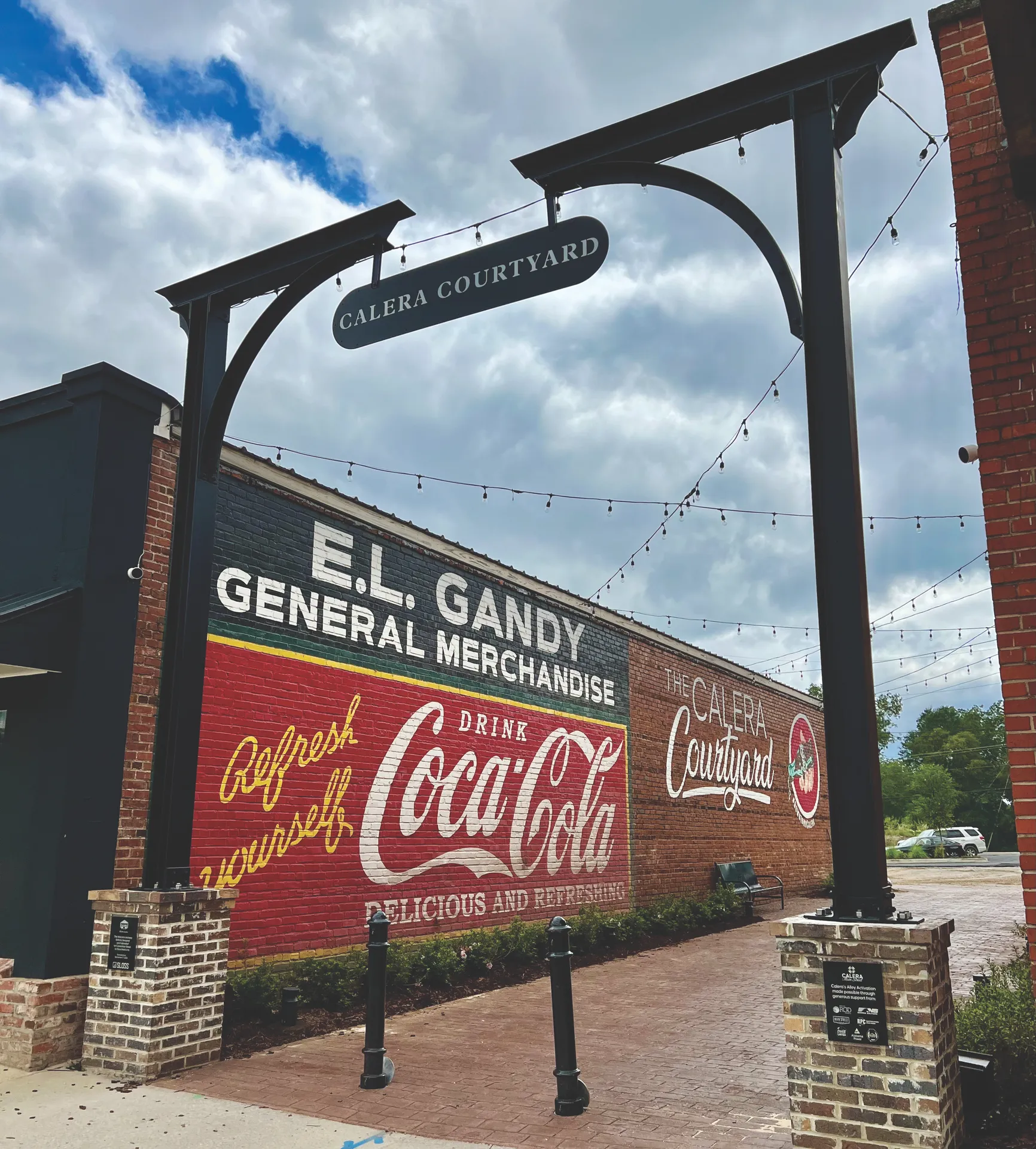 Calera Main Street Arch and Mural